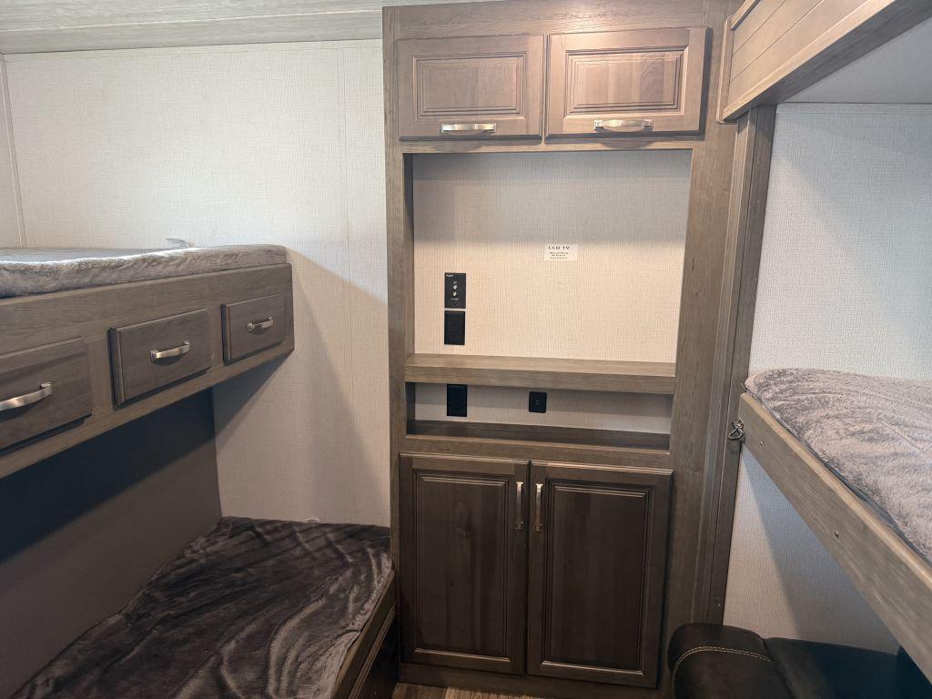 2022 Keystone Cougar 32bhs - $28,900