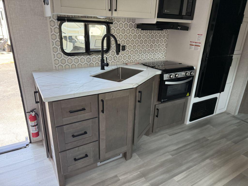 2025 Highland Rv Open Range 26bhs - $23,900