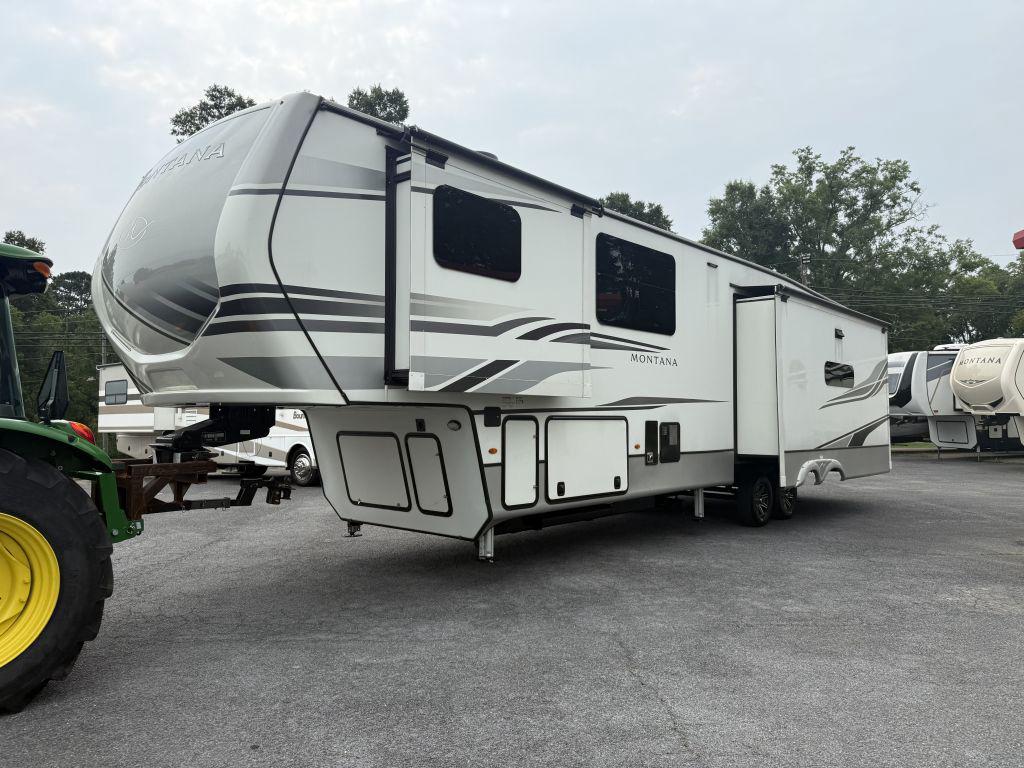 2022 Keystone Montana 3781rl - $46,900