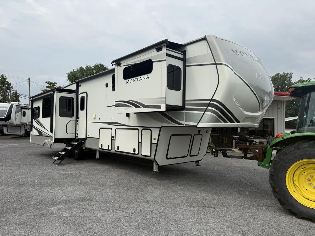2022 Keystone Montana 3781rl - $46,900