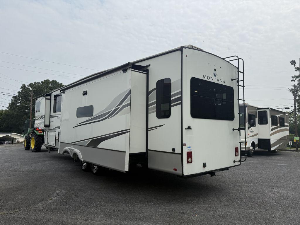 2022 Keystone Montana 3781rl - $46,900