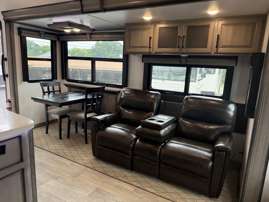 2022 Keystone Montana 3781rl - $46,900