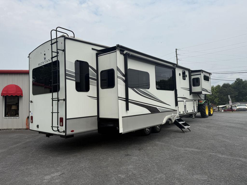 2022 Keystone Montana 3781rl - $46,900