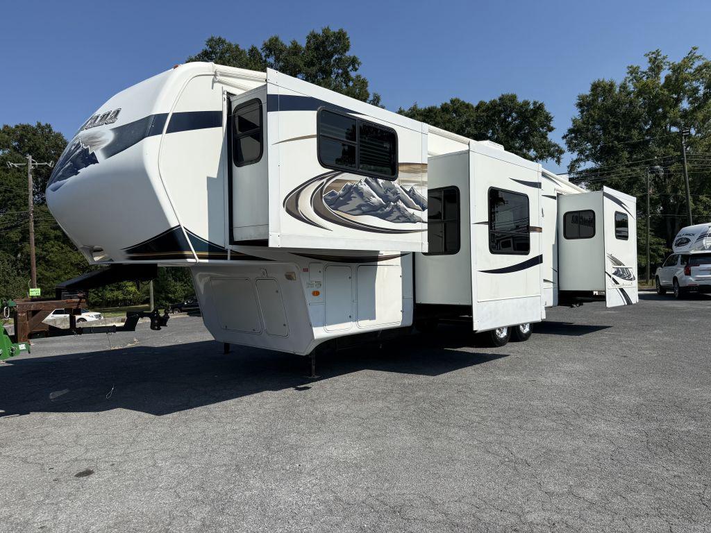 2010 Keystone Montana 3750fl - $13,900