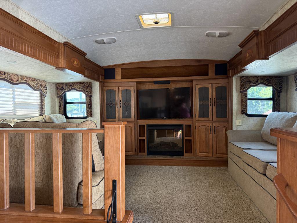 2010 Keystone Montana 3750fl - $13,900