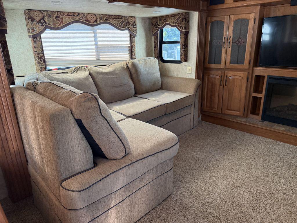 2010 Keystone Montana 3750fl - $13,900
