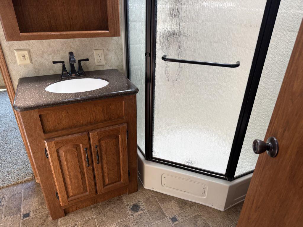 2010 Keystone Montana 3750fl - $13,900