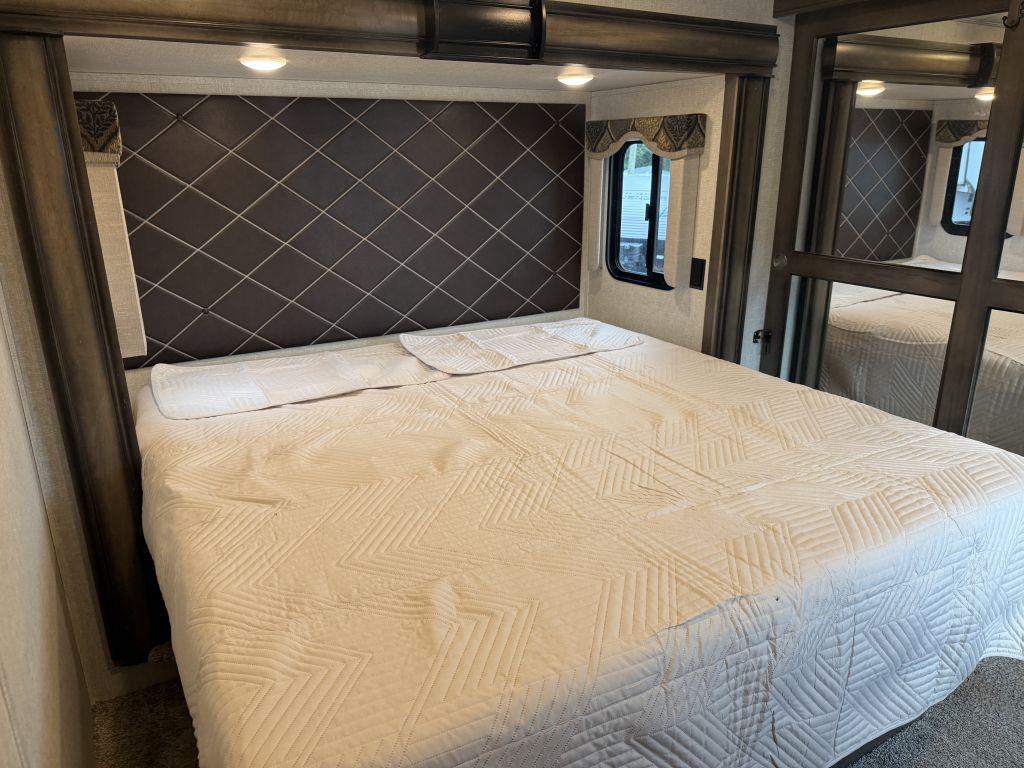 2018 Keystone Montana 3791rd - $34,900