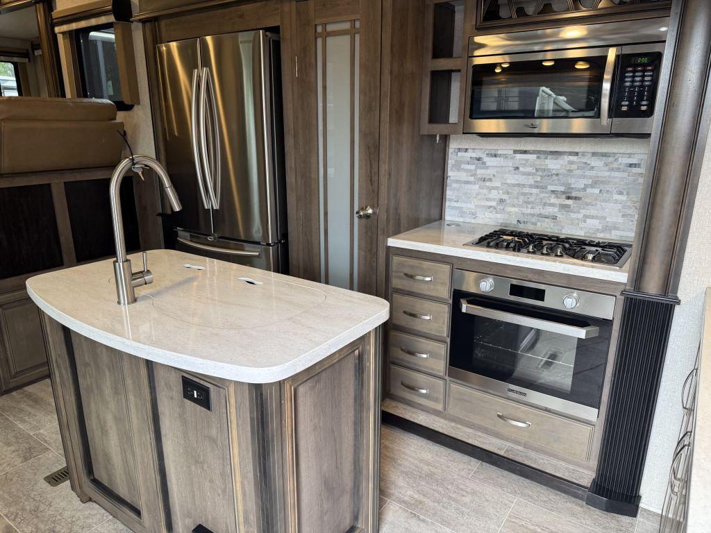 2018 Keystone Montana 3791rd - $34,900