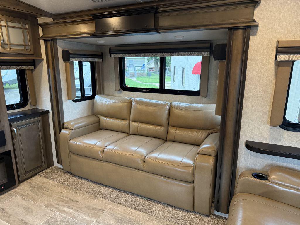 2018 Keystone Montana 3791rd - $34,900