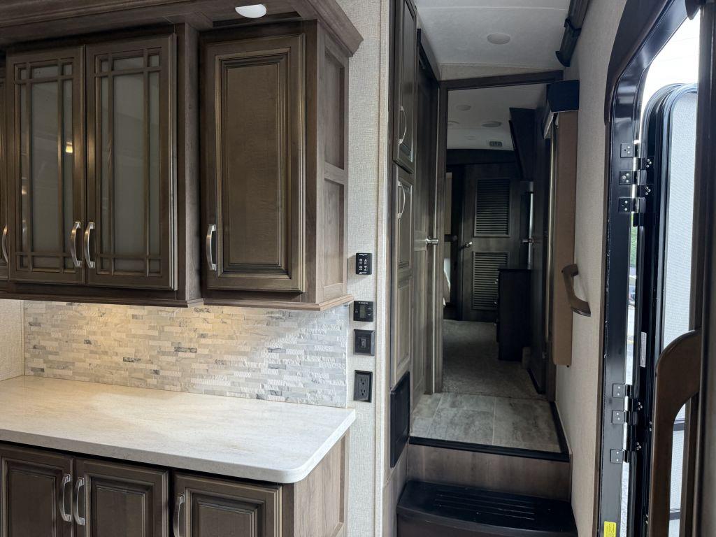 2018 Keystone Montana 3791rd - $34,900