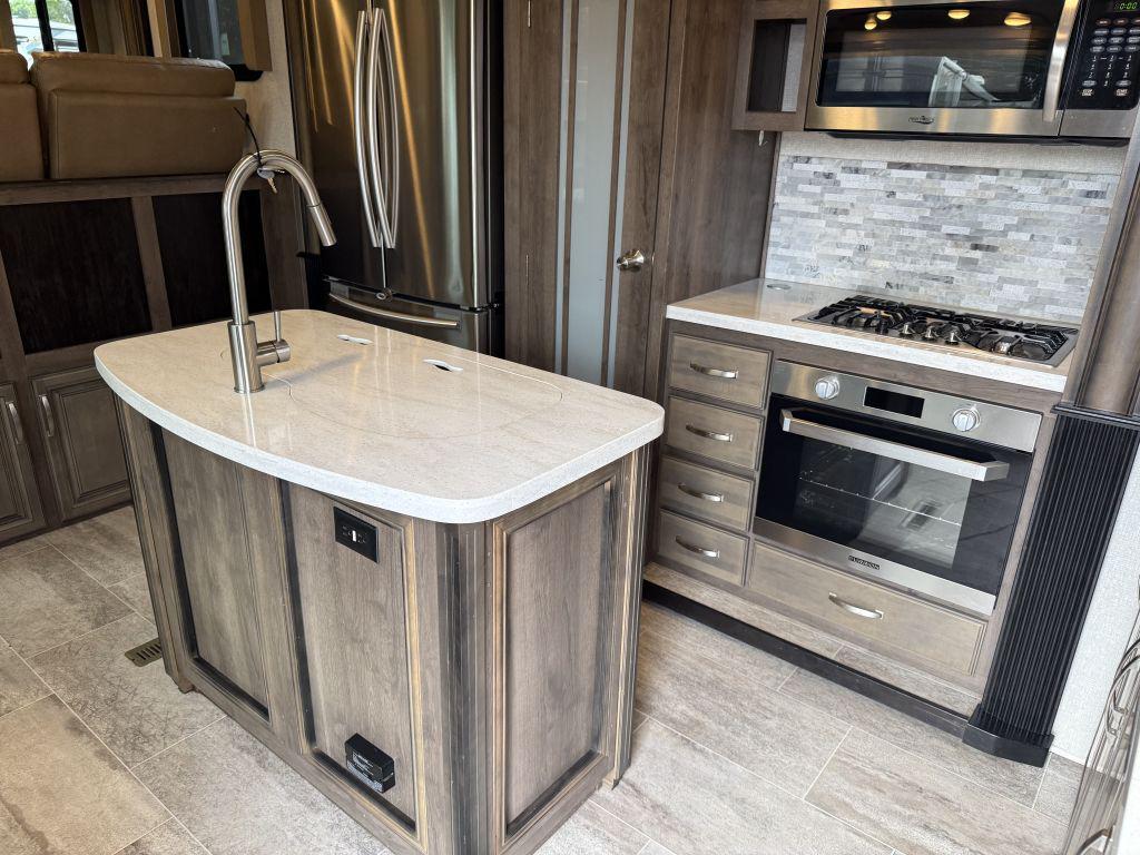 2018 Keystone Montana 3791rd - $34,900