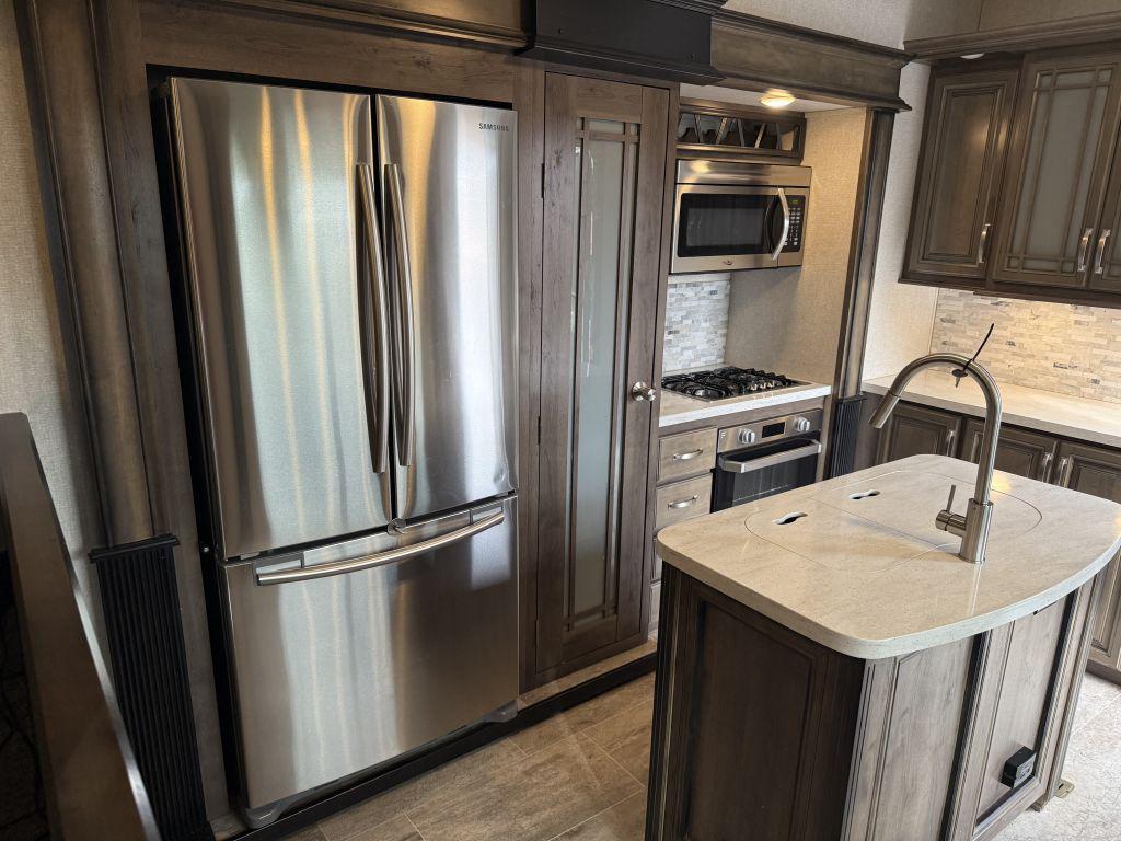 2018 Keystone Montana 3791rd - $34,900