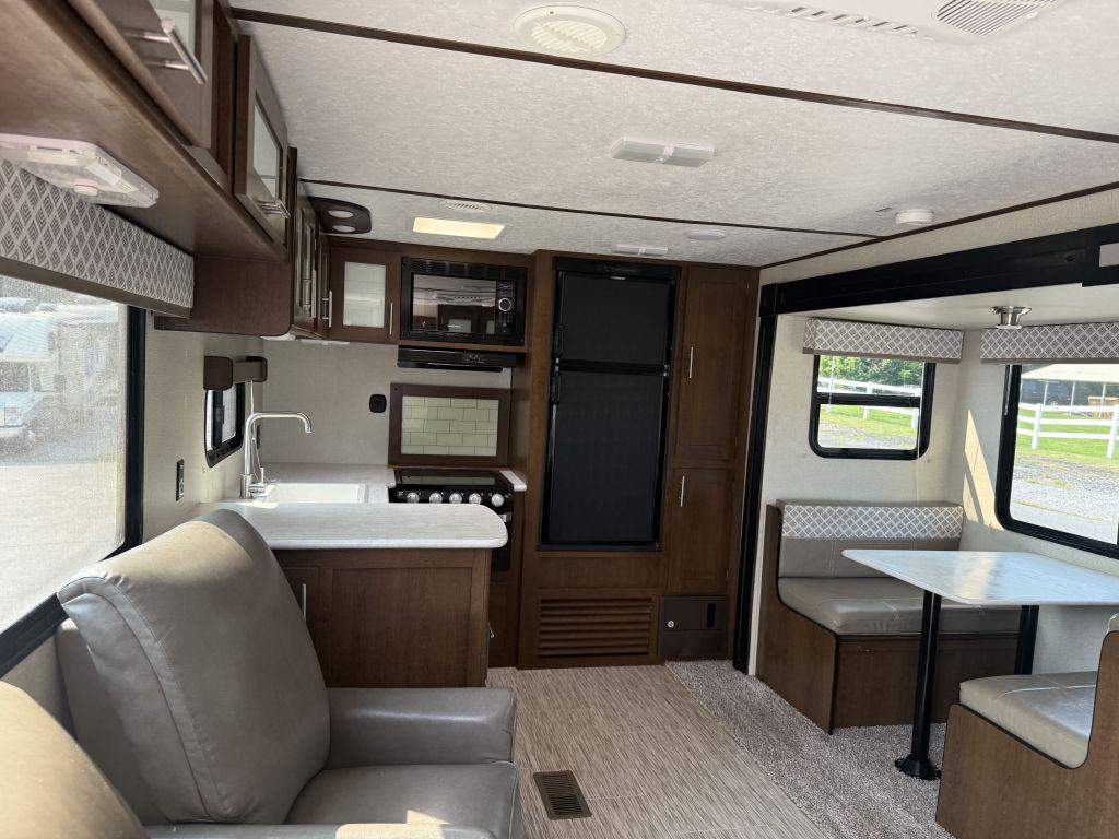 2019 Prime Time Avenger 27rks - $13,900