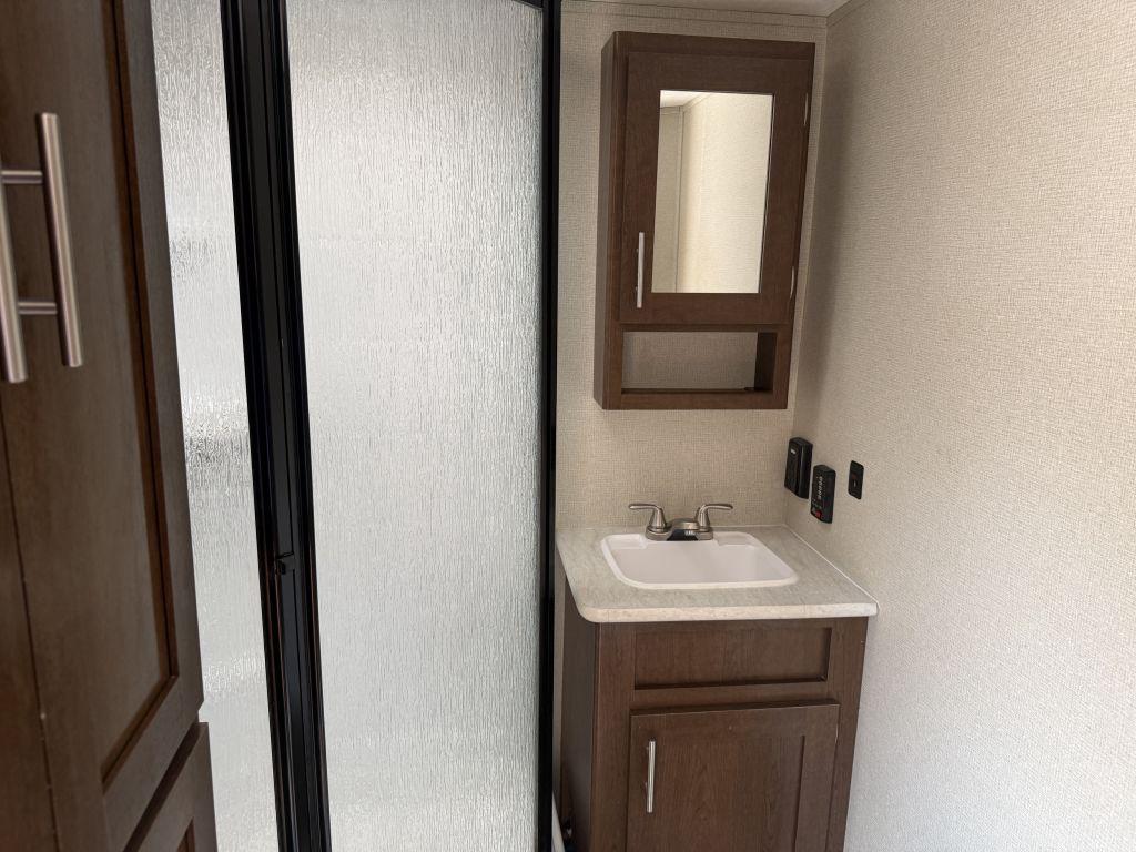 2019 Prime Time Avenger 27rks - $13,900