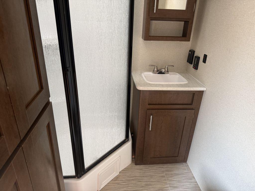 2019 Prime Time Avenger 27rks - $13,900