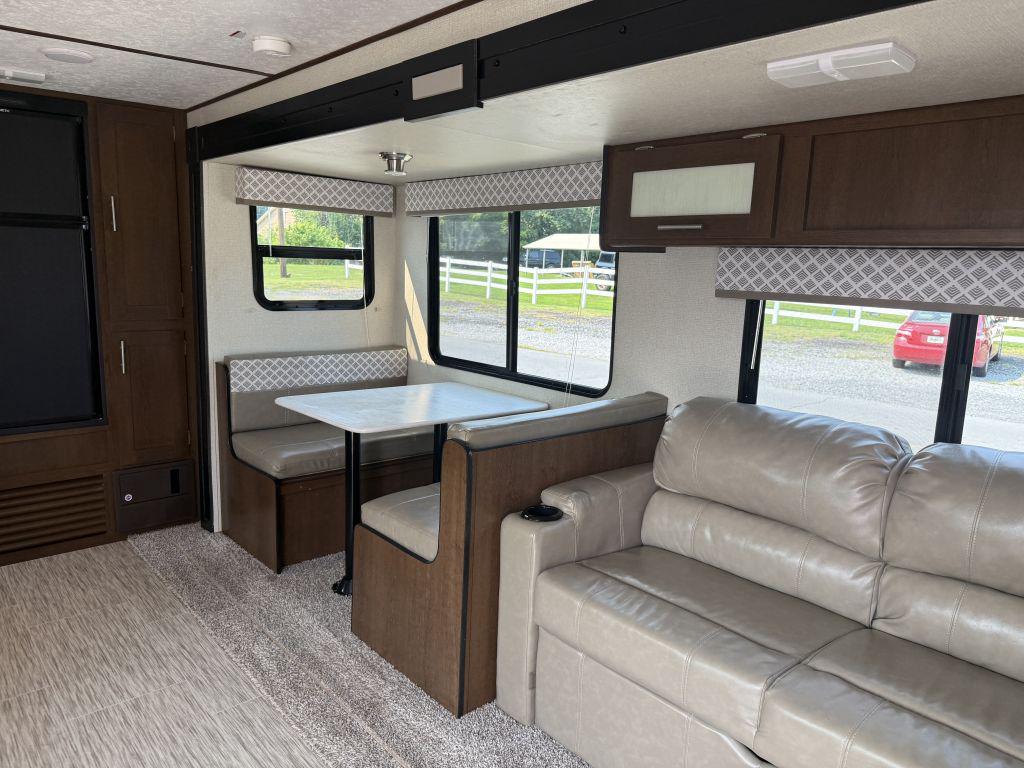 2019 Prime Time Avenger 27rks - $13,900