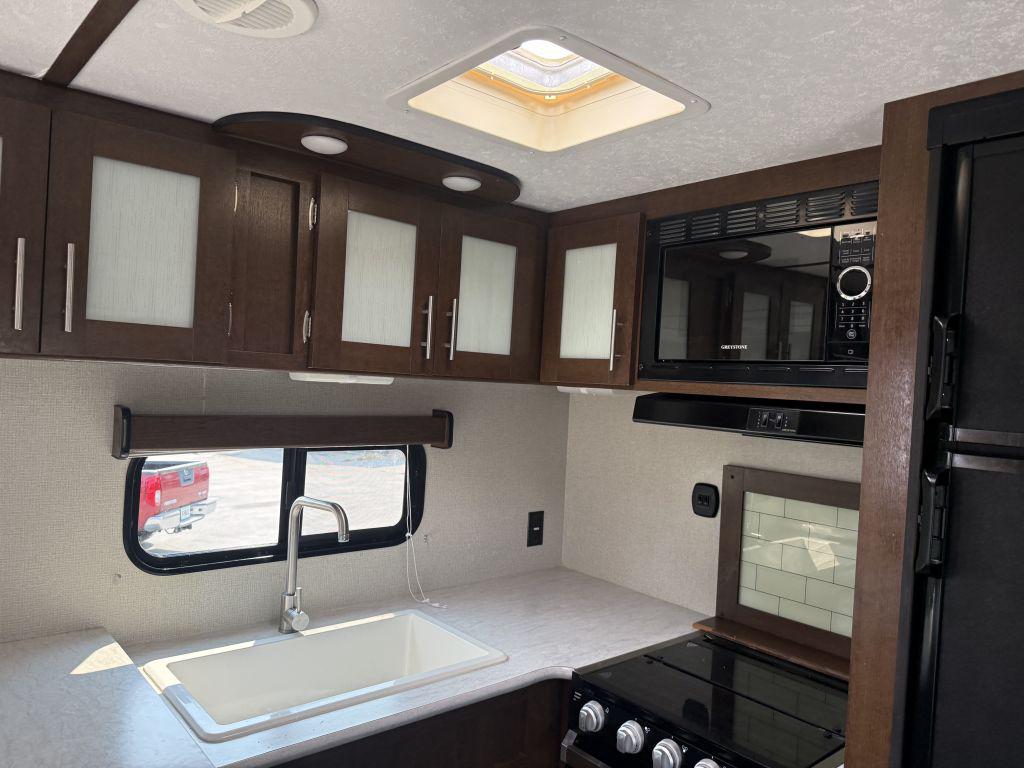 2019 Prime Time Avenger 27rks - $13,900