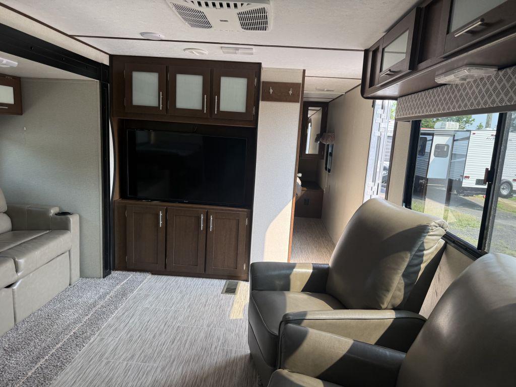 2019 Prime Time Avenger 27rks - $13,900