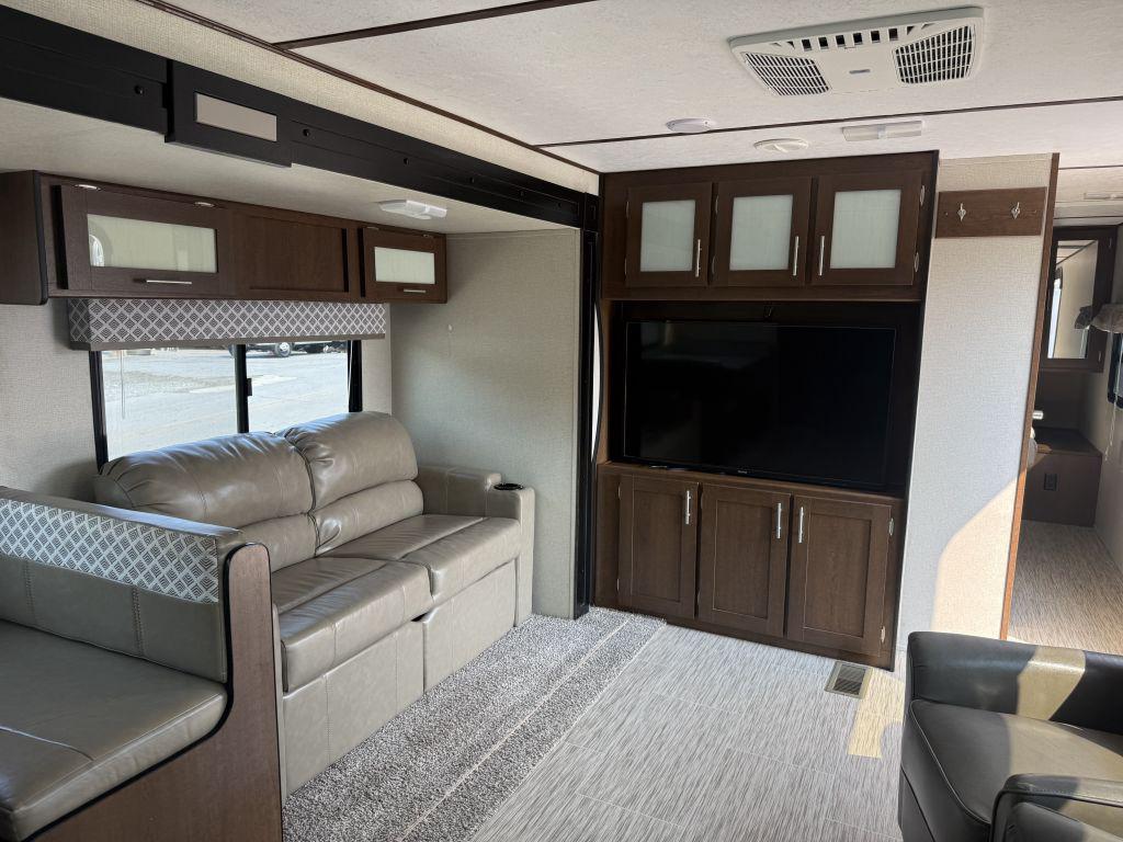 2019 Prime Time Avenger 27rks - $13,900