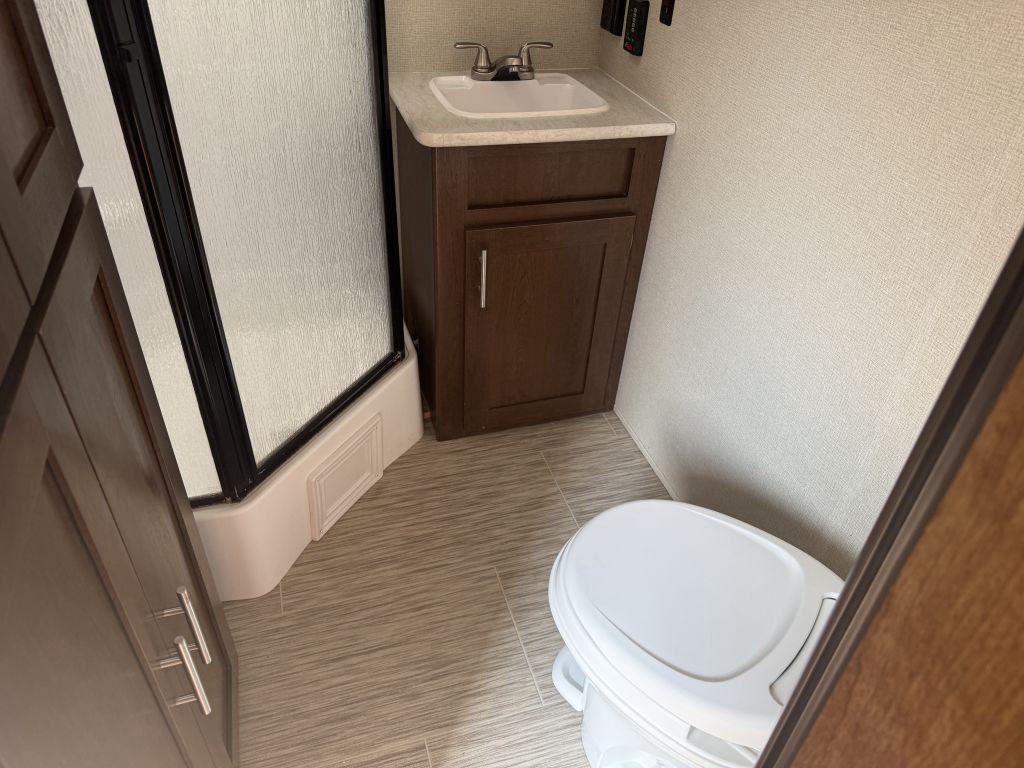 2019 Prime Time Avenger 27rks - $13,900
