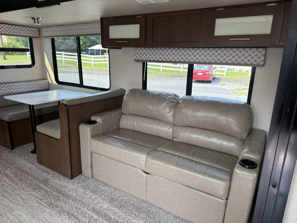 2019 Prime Time Avenger 27rks - $13,900