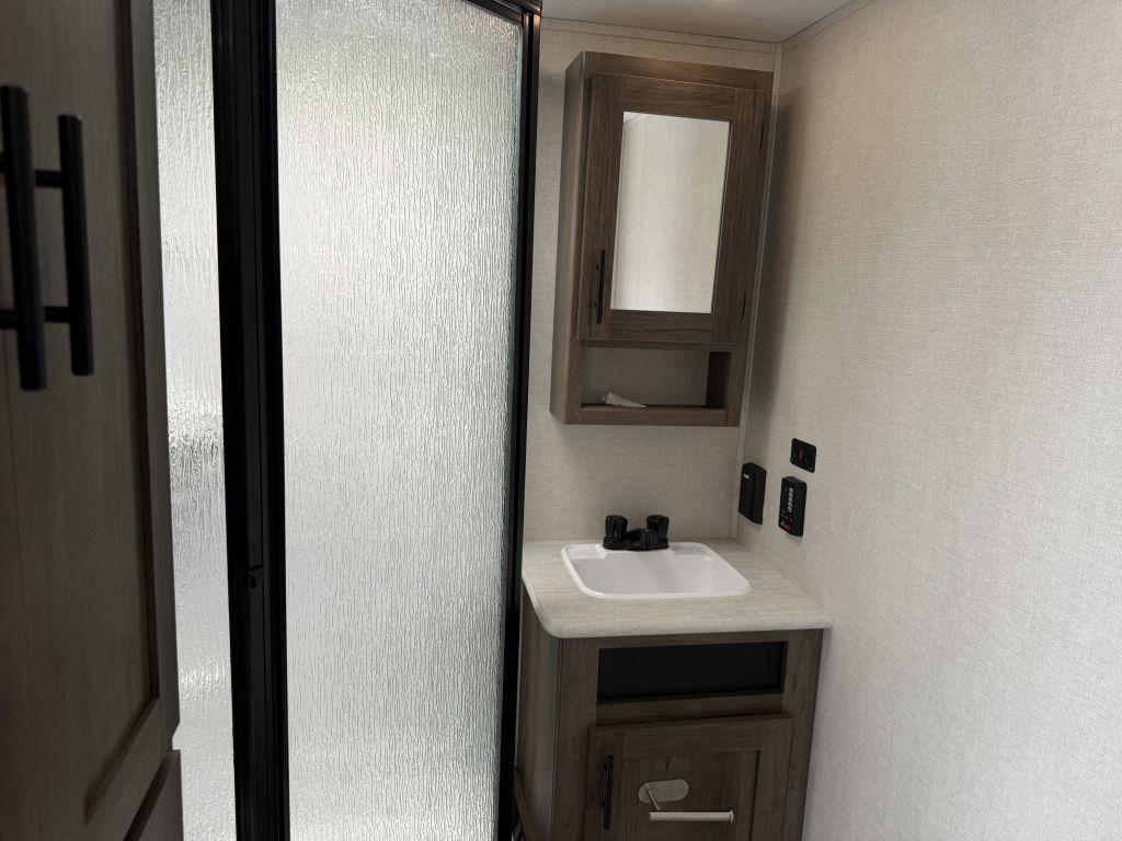 2021 Prime Time Avenger 27rks - $18,900