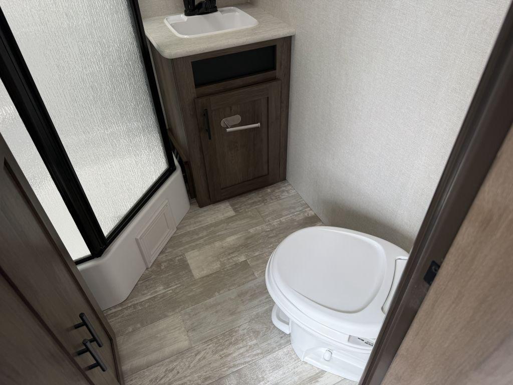 2021 Prime Time Avenger 27rks - $18,900