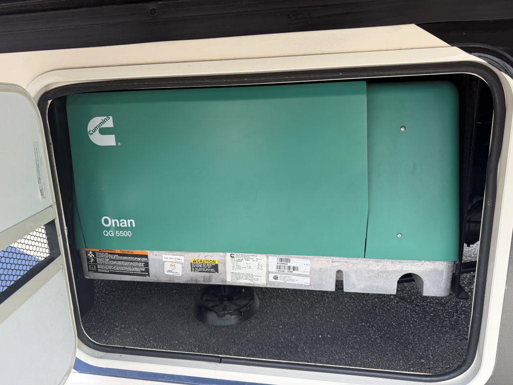 2021 Thor Hurricane 34j - $79,900