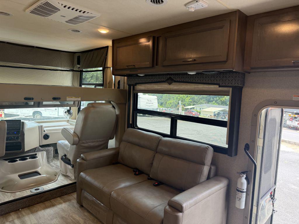 2021 Thor Hurricane 34j - $79,900