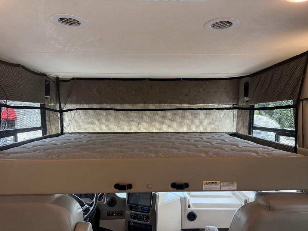 2021 Thor Hurricane 34j - $79,900