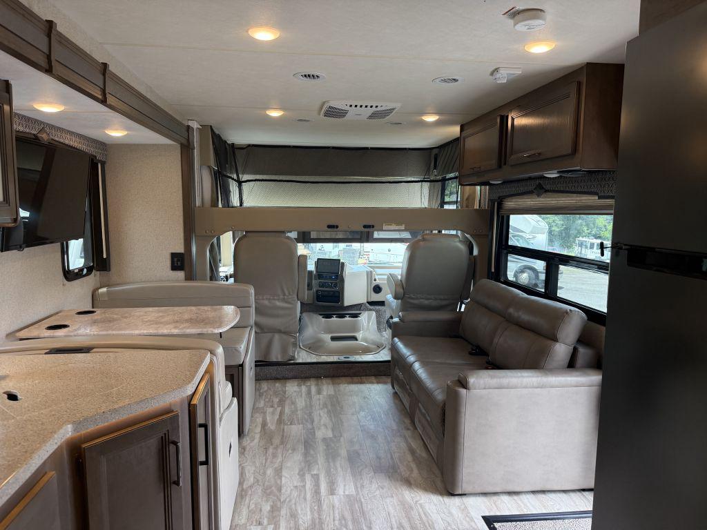 2021 Thor Hurricane 34j - $79,900