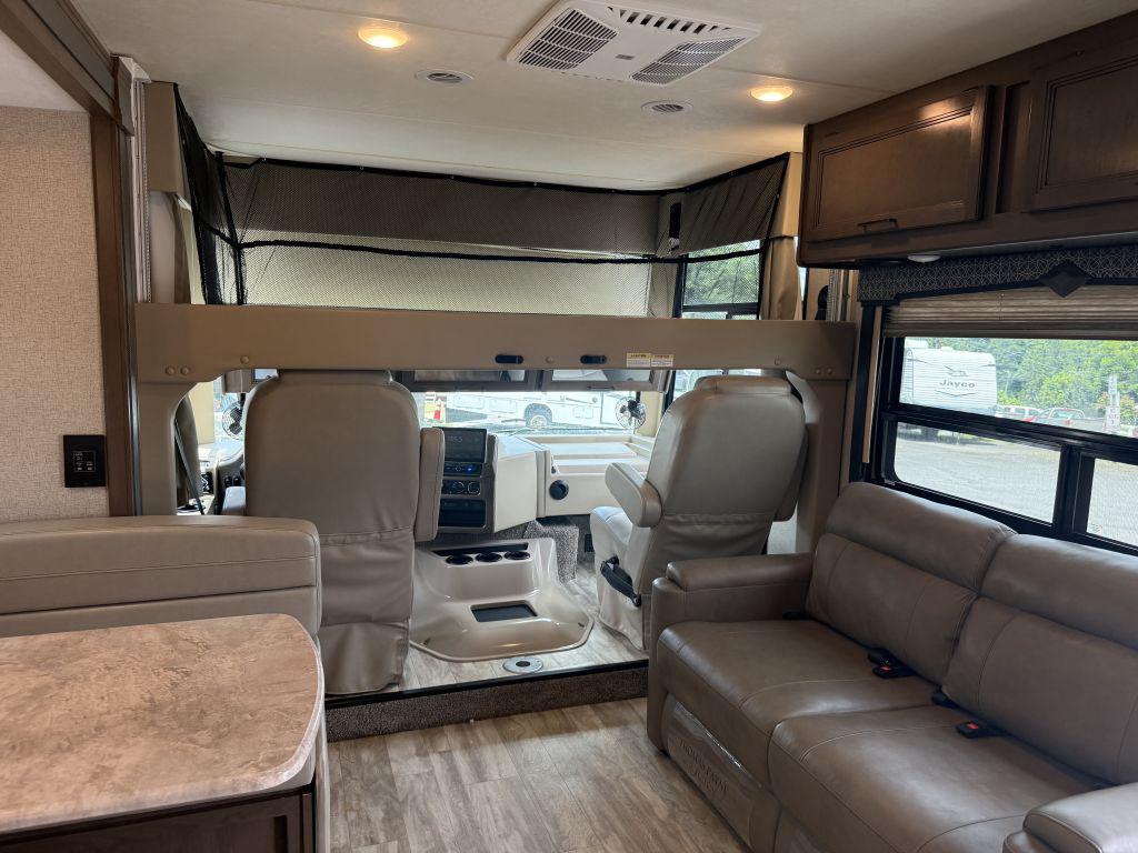 2021 Thor Hurricane 34j - $79,900