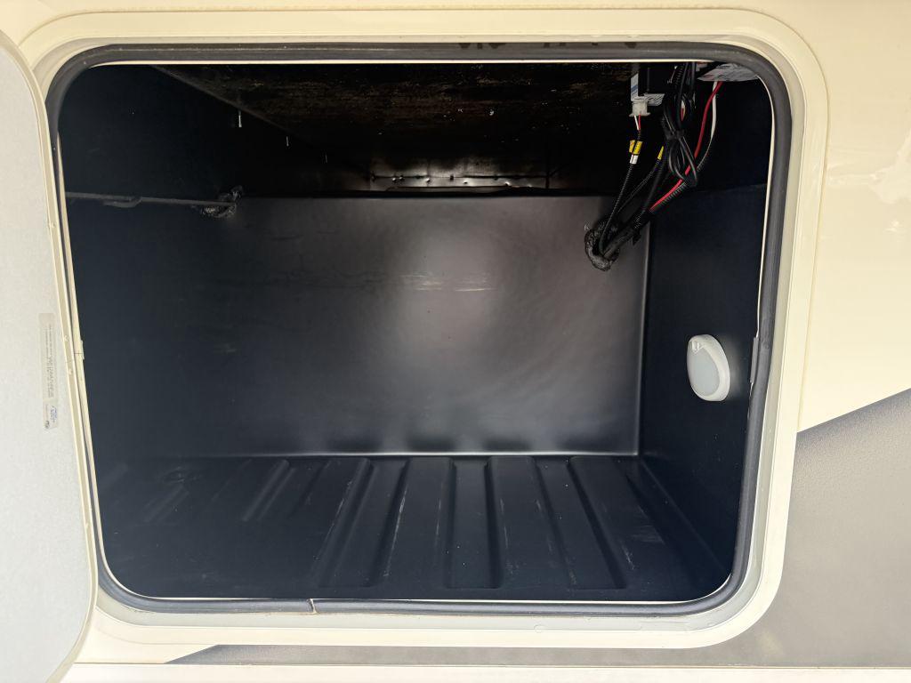 2021 Thor Hurricane 34j - $79,900