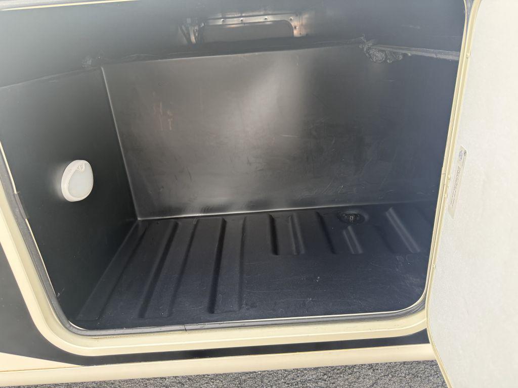 2021 Thor Hurricane 34j - $79,900