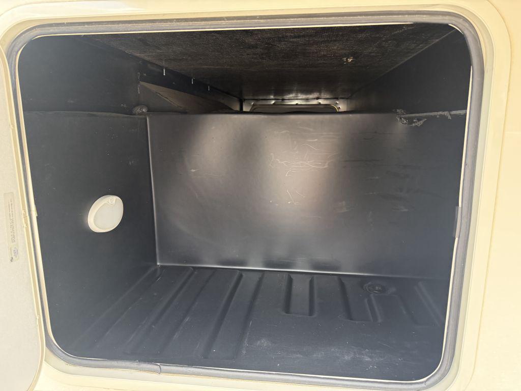2021 Thor Hurricane 34j - $79,900