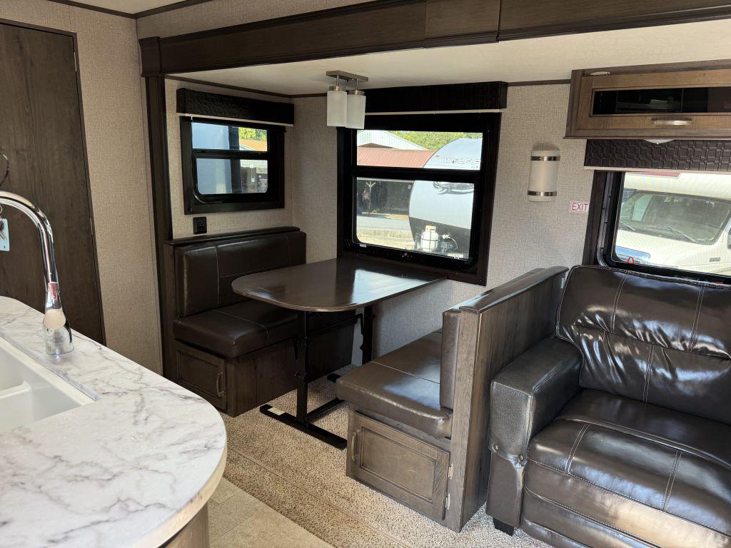 2020 Jayco Jayflight 33rbts - $19,900