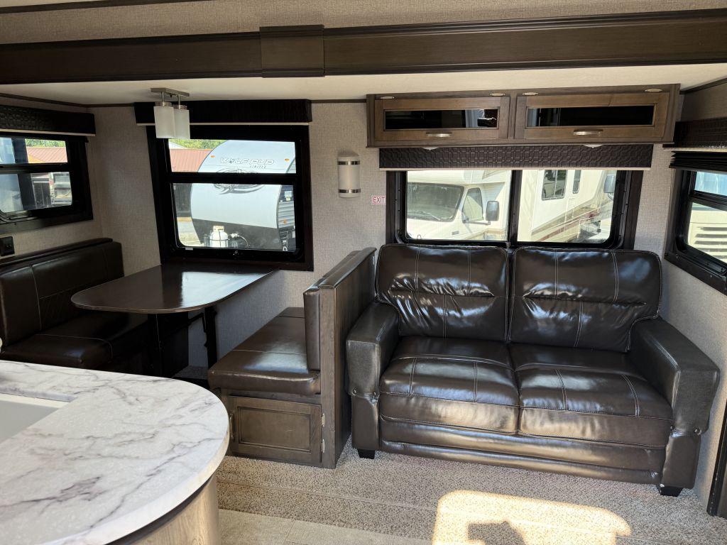 2020 Jayco Jayflight 33rbts - $19,900