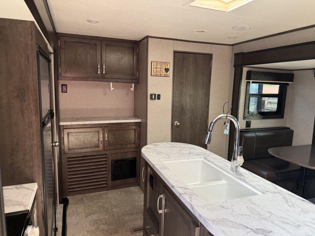 2020 Jayco Jayflight 33rbts - $19,900