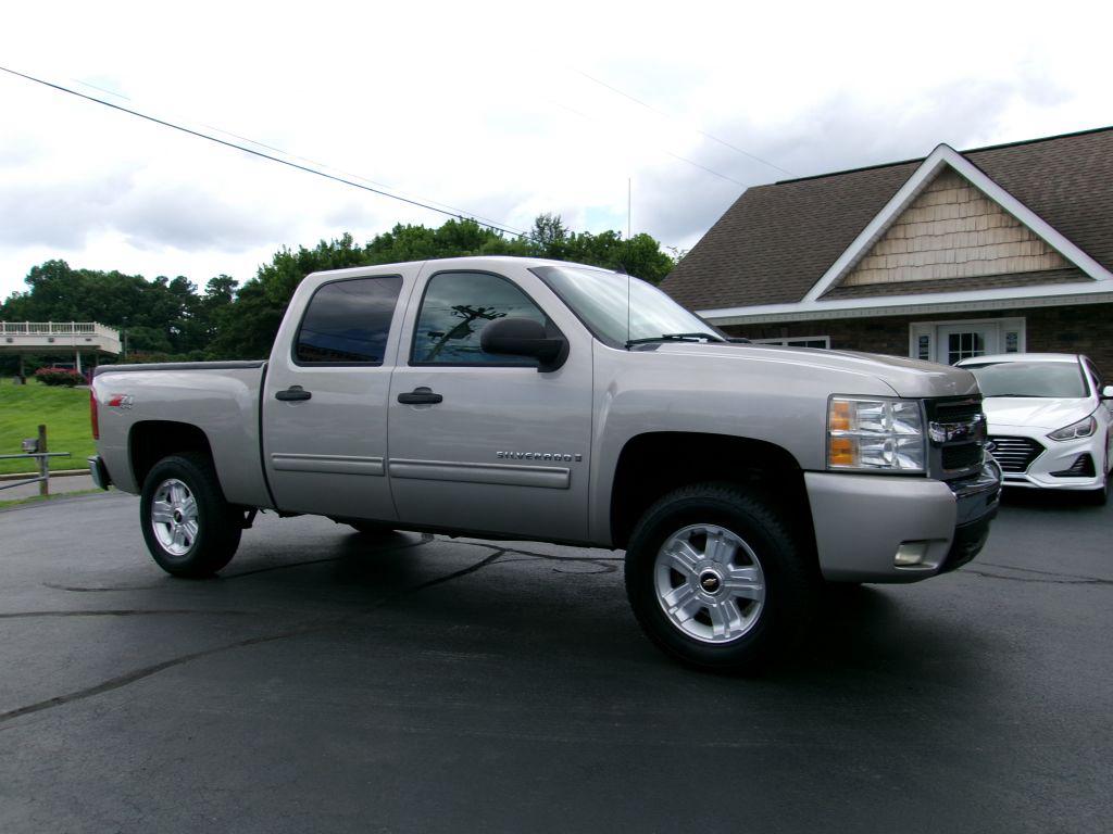 2009 Chevrolet Silverado - $12,900