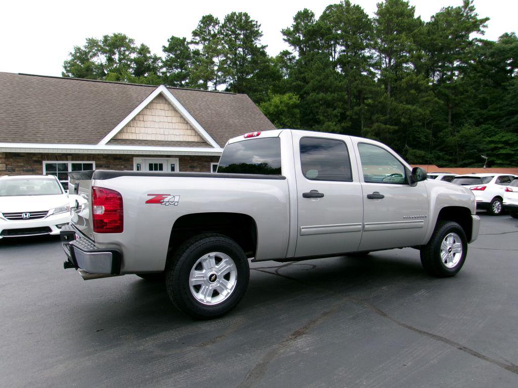 2009 Chevrolet Silverado - $12,900