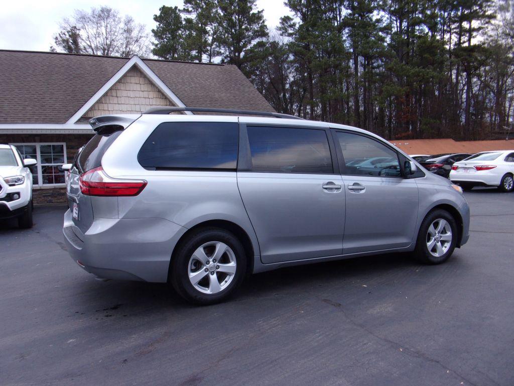 2017 Toyota Sienna