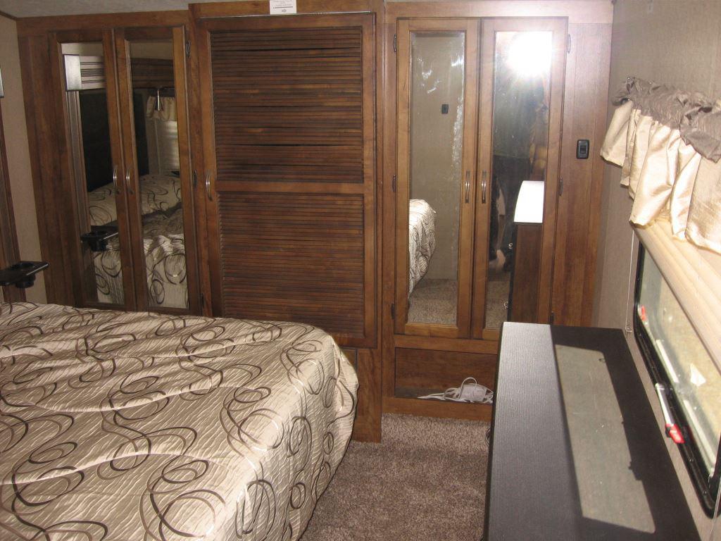 2016 Coachmen Chaparral - $32,000