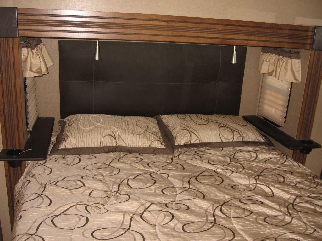 2016 Coachmen Chaparral - $32,000