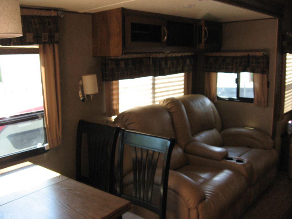 2016 Coachmen Chaparral - $32,000