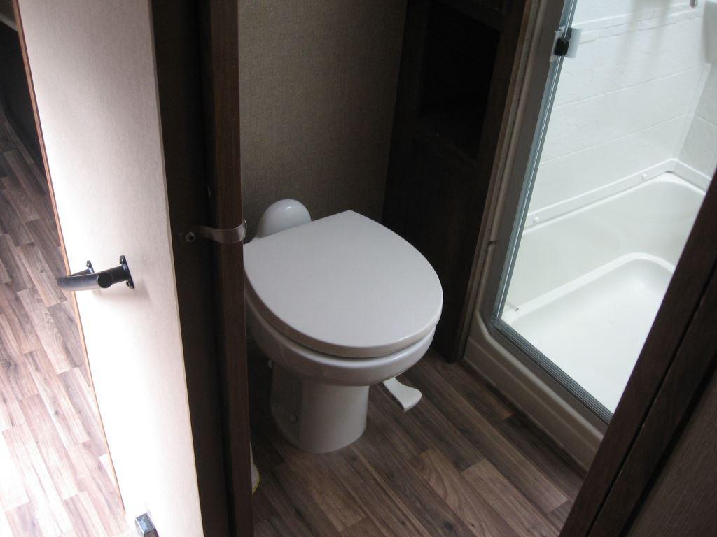 2016 Coachmen Chaparral - $32,000