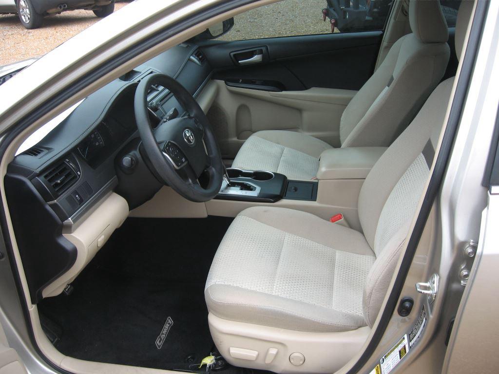 2013 Toyota Camry L photo