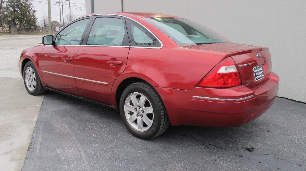 2005 FORD Five Hundred Sedan - $4,995