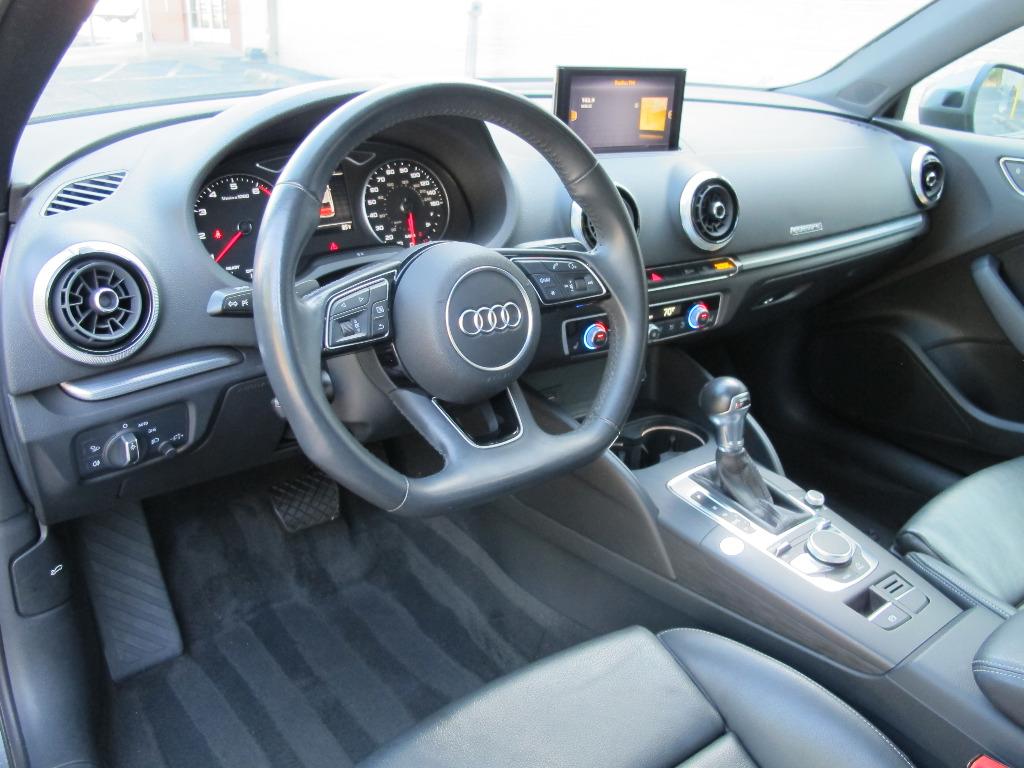 2020 Audi A3  S-Line Premium 45 TFSI photo