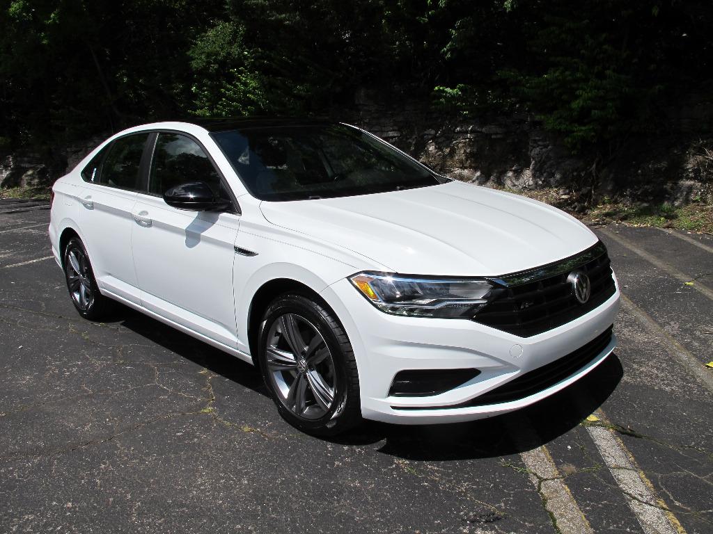 2019 Volkswagen Jetta R-LINE photo